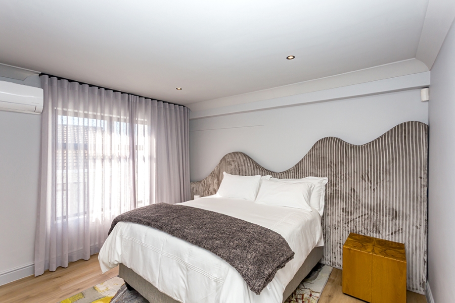 5 Bedroom Property for Sale in Bloubergstrand Western Cape
